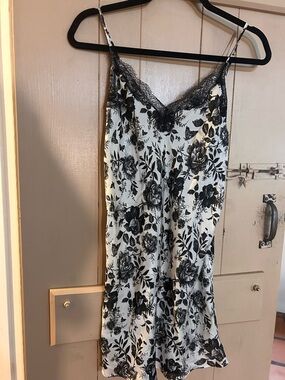 Victoria's Secret Black & White Floral Satin Chemise